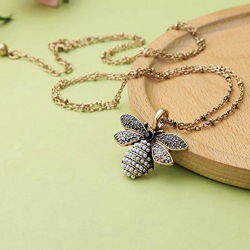Rhinestone Pearl Studded Bee Pendant Necklace
